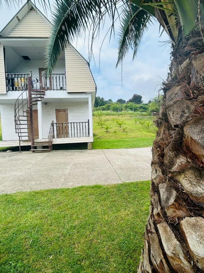 Guesthouse On Topchan 17 New Athos Exterior foto